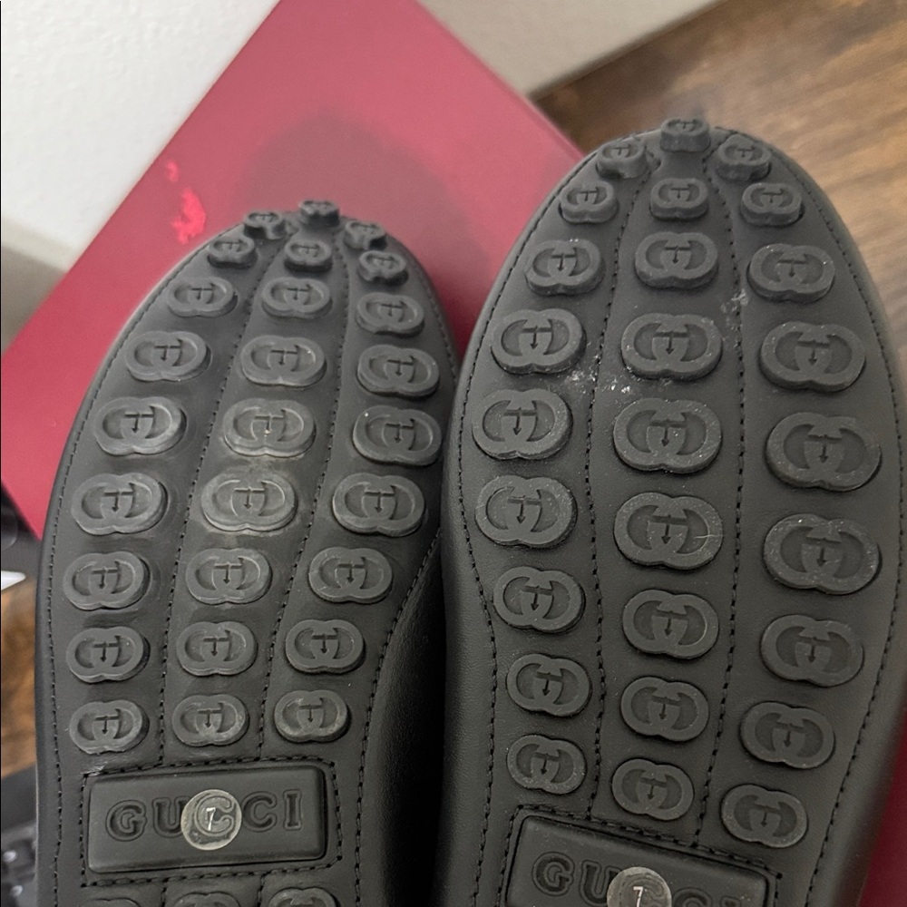 Gucci Black Leather Loafers with Silver Detailing - Picture 6 of 7